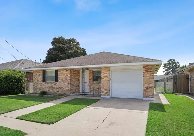 Photo 2 of Single family home for sale at 649 Aris Ave, Metairie, LA 70005 | MLS# 2569470 | Listing updated on 2026-08-11
