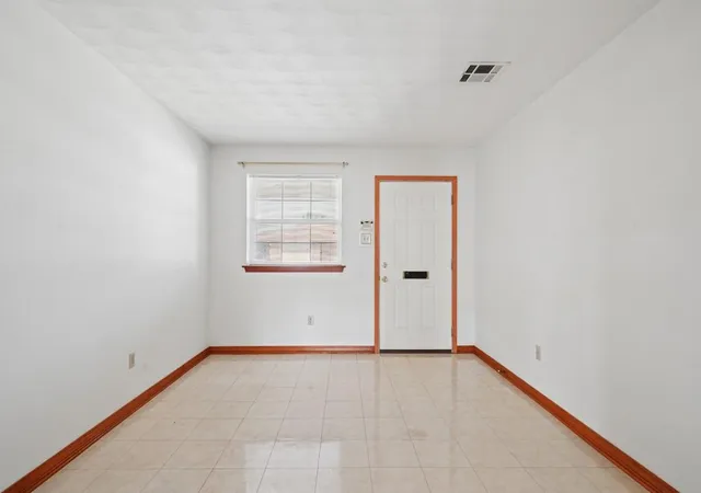 Photo 3 of Single family home for sale at 649 Aris Ave, Metairie, LA 70005 | MLS# 2569470 | Listing updated on 2026-08-11