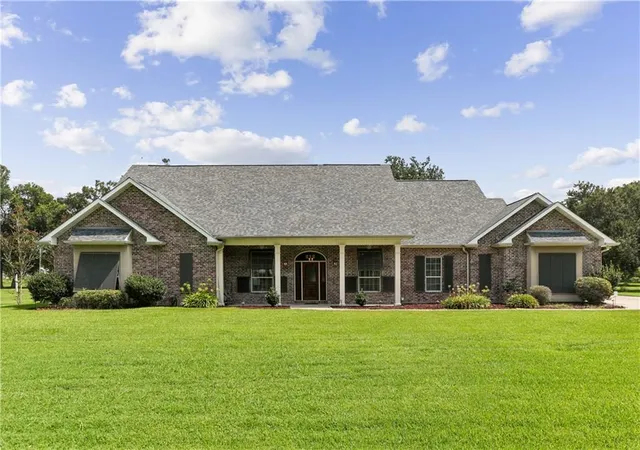 Photo 1 of Single family home for sale at 212 Cedar Grv Ln, Belle Chasse, LA 70037 | MLS# 2571177 | Listing updated on 2026-08-15