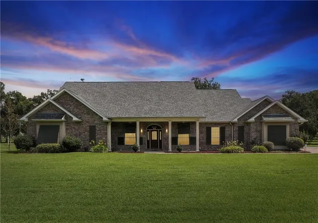 Photo 2 of Single family home for sale at 212 Cedar Grv Ln, Belle Chasse, LA 70037 | MLS# 2571177 | Listing updated on 2026-08-15