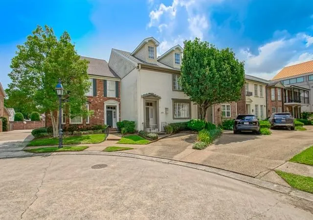 2nd image of 208 Rue St Peter St, Metairie, LA 70005 | MLS# 2568106