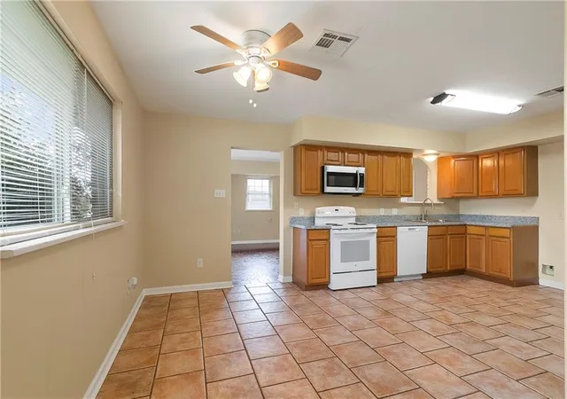 3rd image of 2121 Brigade Dr, Chalmette, LA 70043 | MLS# 2571441