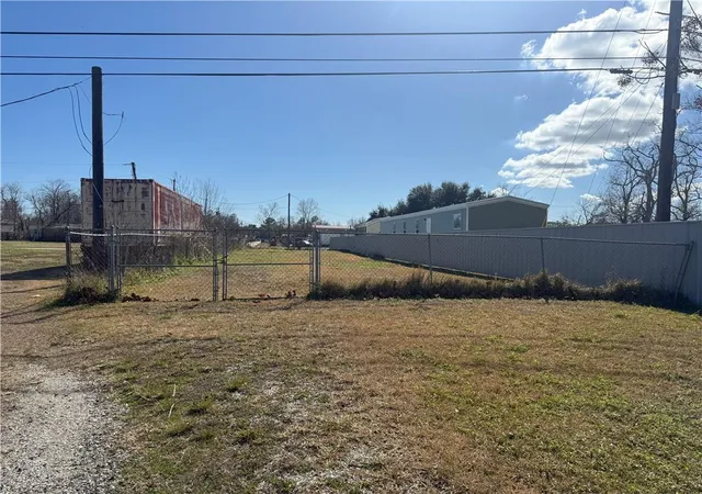 Photo 1 of Land for sale at 620 Bayou Rd, St Bernard, LA 70085 | MLS# 2571381 | Listing updated on 2026-08-13