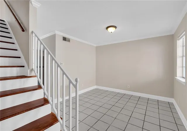 Listing Photo 4 - Condo for sale in building located at 229-235 W Esplanade Ave, Metairie, LA 70005