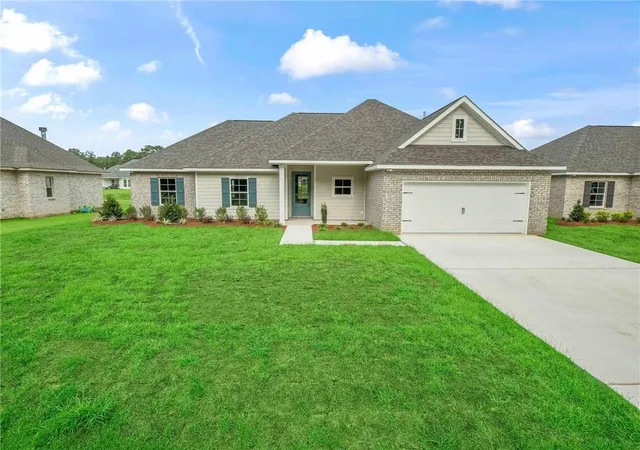 Photo 1 of Single family home for sale at 72657 Robindale Dr, Covington, LA 70435 | MLS# 2571769 | Listing updated on 2026-08-24