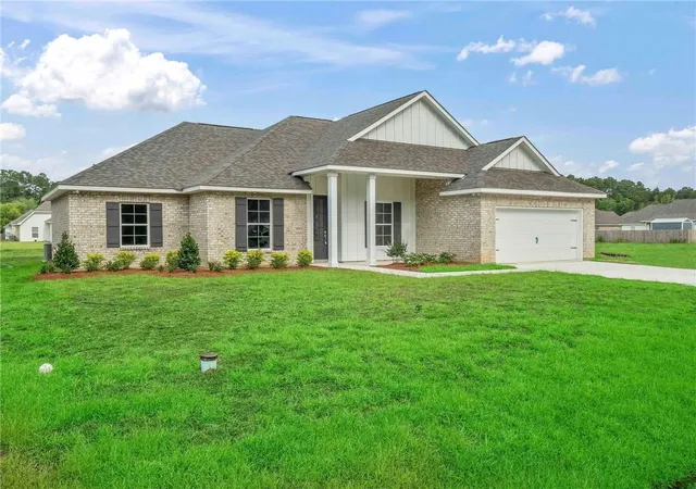 Photo 1 of Single family home for sale at 72661 Robindale Dr, Covington, LA 70435 | MLS# 2571781 | Listing updated on 2026-08-24