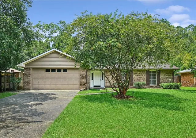 Photo 1 of Single family home for sale at 515 Lake Sardis Dr, Slidell, LA 70461 | MLS# 2569975 | Listing updated on 2026-08-21