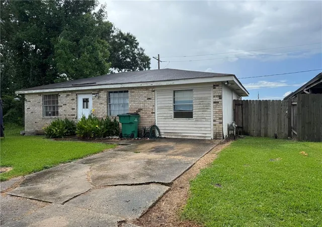 1st image of 2481 Dolores Dr, Marrero, LA 70072 | MLS# 2571799