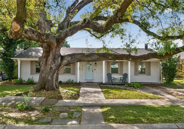 Photo 1 of Single family home for sale at 6720 W Magnolia Blvd, Harahan, LA 70123 | MLS# 2571831 | Listing updated on 2026-08-11