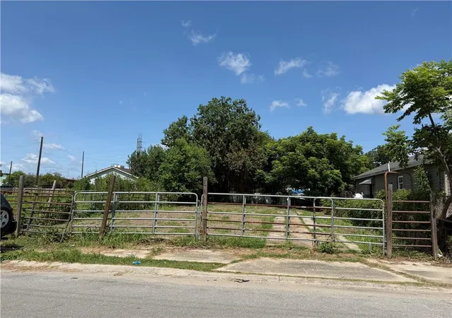 Photo 2 of Land for sale at 1612 Clouet St, New Orleans, LA 70117 | MLS# 2568241 | Listing updated on 2026-08-11