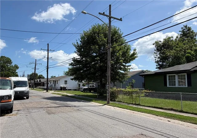 Photo 4 of Land for sale at 1612 Clouet St, New Orleans, LA 70117 | MLS# 2568241 | Listing updated on 2026-08-11