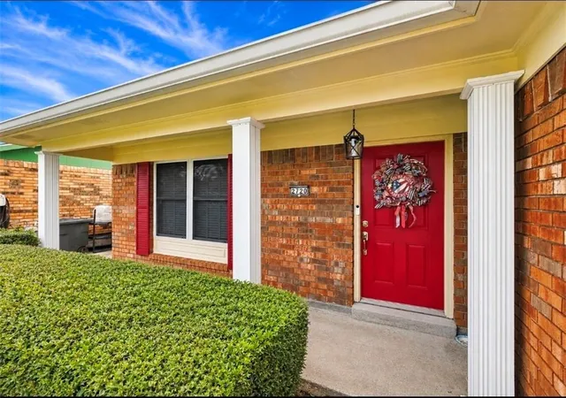 2nd image of 2720 Carlisle Dr South Dr, Gretna, LA 70056 | MLS# 2571637