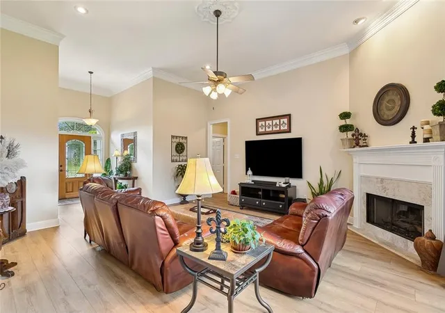 Photo 3 of Sale Pending at 856 Sweet Bay Dr, Mandeville, LA 70448 | MLS# 2568860 | Listing updated on 2026-08-16