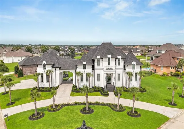 Photo 1 of Mansion for sale at 276 Cape Breton Dr, Slidell, LA 70458 | MLS# 2571274 | Listing updated on 2026-08-11