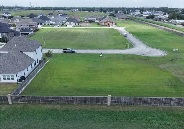 Photo 3 of Land for sale at Mallard Dr Lot 29, Westwego, LA 70094 | MLS# 2571861 | Listing updated on 2026-08-11