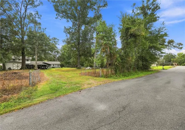 27th image of 115 N 14th St, Ponchatoula, LA 70454 | MLS# 2571828