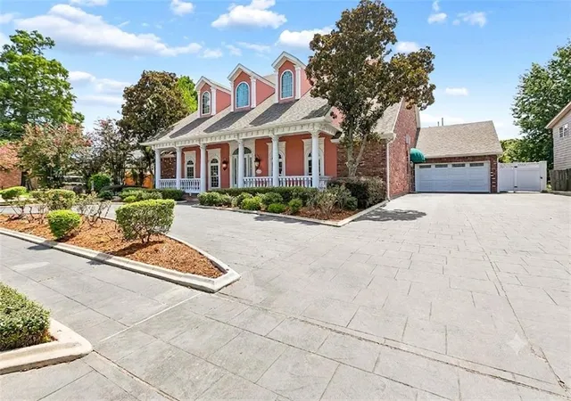 33rd image of 1106 Transcontinental Dr, Metairie, LA 70001 | MLS# 2567662