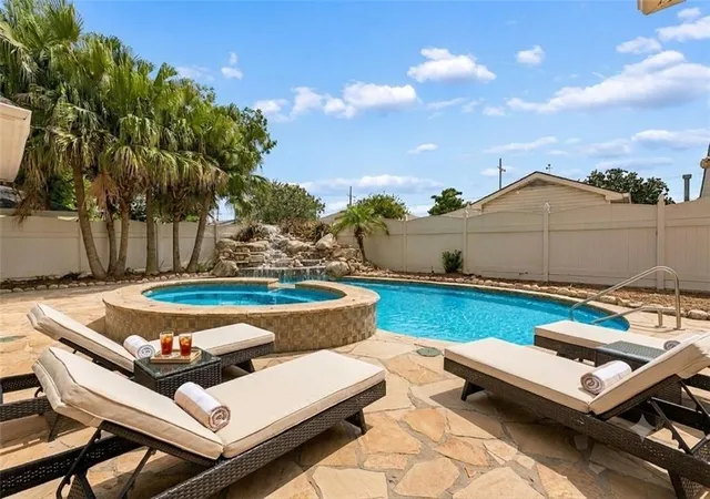 3rd image of 1106 Transcontinental Dr, Metairie, LA 70001 | MLS# 2567662