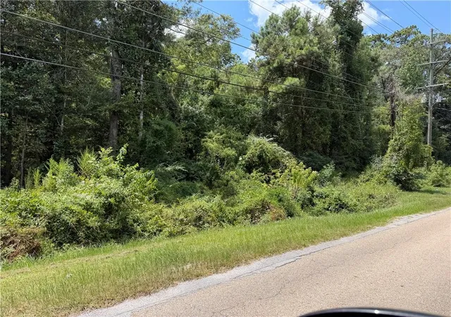 Photo 2 of Land for sale at 307 W 8th Avenue, Covington, LA 70433 | MLS# 2572049 | Listing updated on 2026-08-16