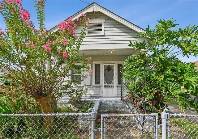 Photo 1 of Single family home for sale at 145 Farman St, Westwego, LA 70094 | MLS# 2571983 | Listing updated on 2026-08-12