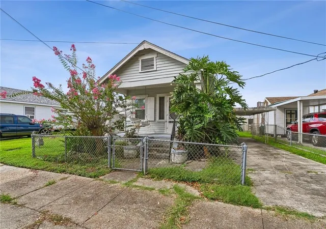 Photo 2 of Single family home for sale at 145 Farman St, Westwego, LA 70094 | MLS# 2571983 | Listing updated on 2026-08-12