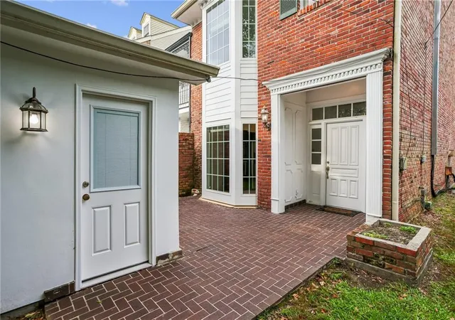 Photo 2 of Townhouse for sale at 4422 Lake Vista Dr, Metairie, LA 70006 | MLS# 2571602 | Listing updated on 2026-08-18