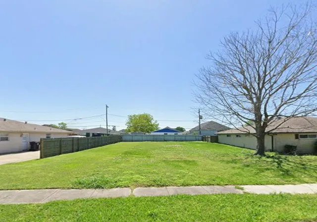 1st image of 208 Mink Dr, Arabi, LA 70032 | MLS# 2572068