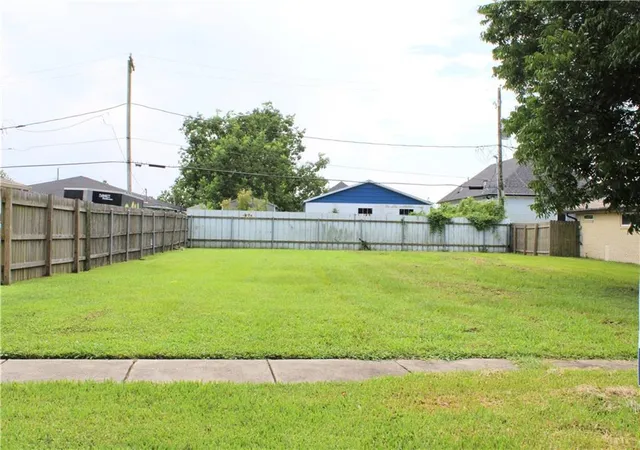 Photo 3 of Land for sale at 208 Mink Dr, Arabi, LA 70032 | MLS# 2572068 | Listing updated on 2026-08-17