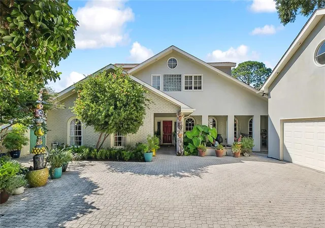 Photo 1 of Mansion for sale at 5776 Bellaire Dr, New Orleans, LA 70124 | MLS# 2571884 | Listing updated on 2026-08-12