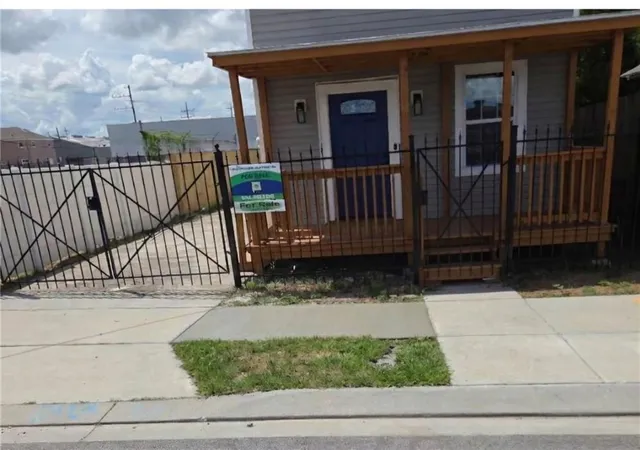 Photo 1 of Single family home for sale at 1313 S Dupre St, New Orleans, LA 70125 | MLS# 2571932 | Listing updated on 2026-08-14