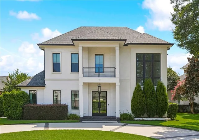 1st image of 19 Palmetto Dr, Kenner, LA 70065 | MLS# 2572176