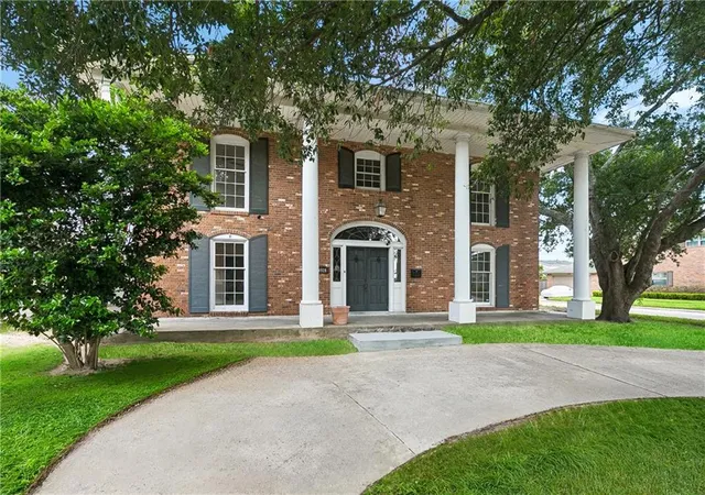 Photo 1 of Single family home for sale at 4928 Pike Dr, Metairie, LA 70003 | MLS# 2572194 | Listing updated on 2026-08-15