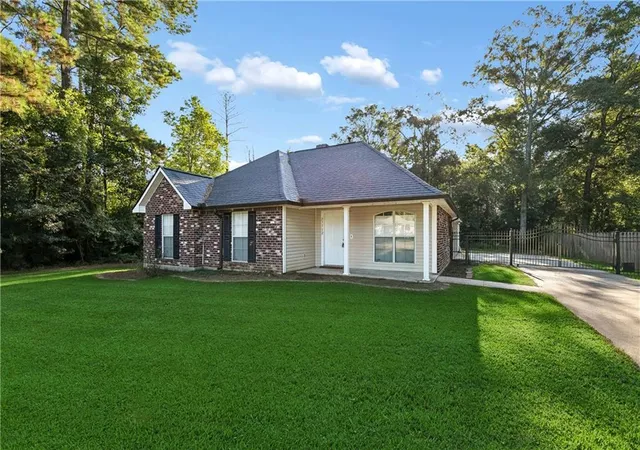 Photo 1 of Single family home for sale at 27712 Country Dr, Walker, LA 70785 | MLS# 2571173 | Listing updated on 2026-08-13