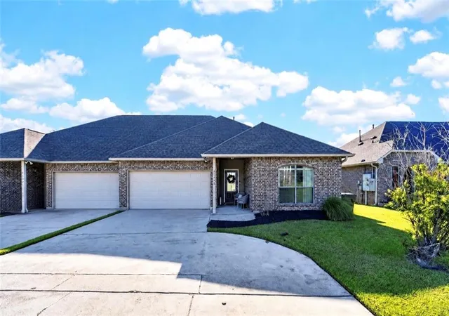 Photo 1 of Townhouse for sale at 42046 Thompson Dr #A, Hammond, LA 70403 | MLS# 2572151 | Listing updated on 2026-08-20