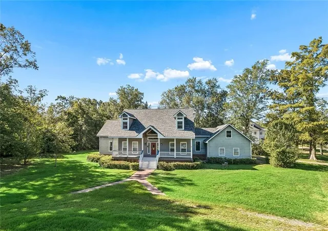 1st image of 301 Shady Oak Ln, Mandeville, LA 70471 | MLS# 2572047