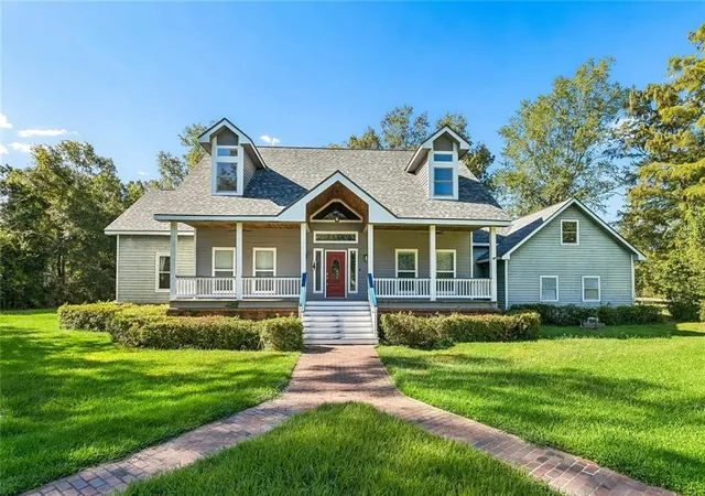 2nd image of 301 Shady Oak Ln, Mandeville, LA 70471 | MLS# 2572047