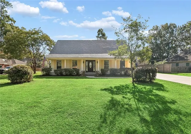 1st image of 245 Leah Dr, Mandeville, LA 70448 | MLS# 2572259