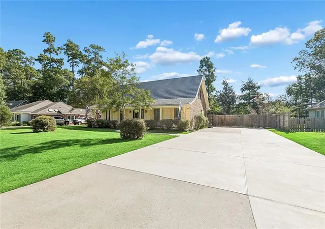 2nd image of 245 Leah Dr, Mandeville, LA 70448 | MLS# 2572259