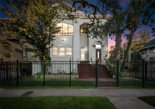 Multi family home for sale at 2001 S 03 Carrollton Ave, New Orleans, LA 70118 | MLS# 2571269