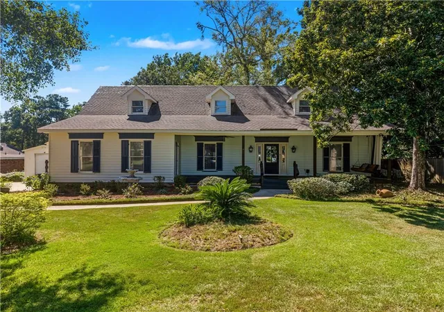 2nd image of 914 Beau Chene Dr, Mandeville, LA 70471 | MLS# 2571851