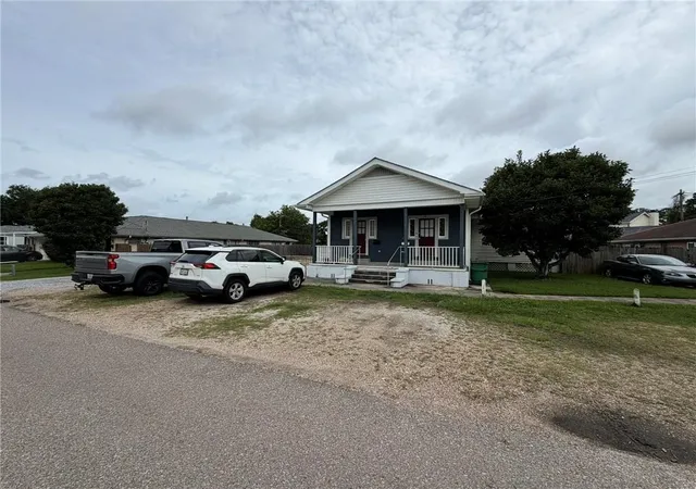 Photo 2 of Multi family home for sale at 5811 13 Kevin Dr, Metairie, LA 70003 | MLS# 2562370 | Listing updated on 2026-08-13