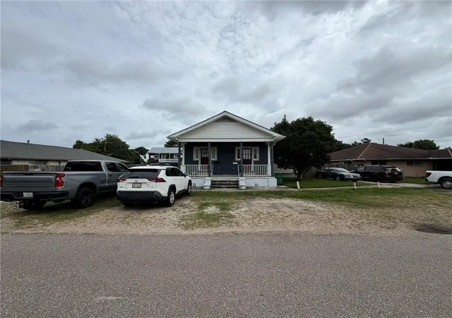 Photo 3 of Multi family home for sale at 5811 13 Kevin Dr, Metairie, LA 70003 | MLS# 2562370 | Listing updated on 2026-08-13