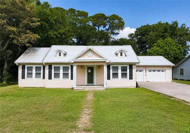 Photo 1 of Single family home for sale at 204 N Wilson Ave, Kaplan, LA 70548 | MLS# 2572424 | Listing updated on 2026-08-14