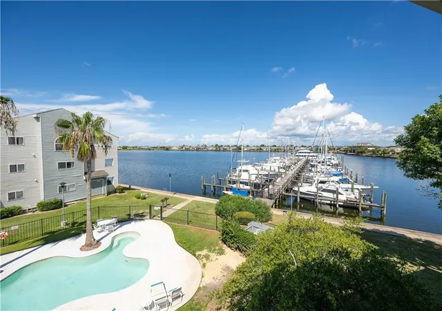 Listing Photo 2 - Condo for sale in building located at 1244 Harbor Dr, Slidell, LA 70458 - Unit #320