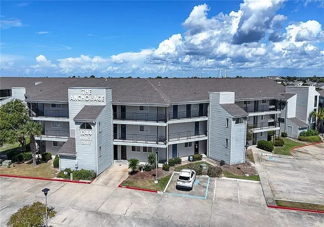 Listing Photo 4 - Condo for sale in building located at 1244 Harbor Dr, Slidell, LA 70458 - Unit #320