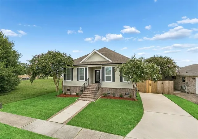 1st image of 8525 Patricia St, Chalmette, LA 70043 | MLS# 2572531