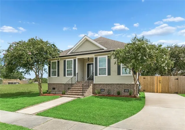 3rd image of 8525 Patricia St, Chalmette, LA 70043 | MLS# 2572531