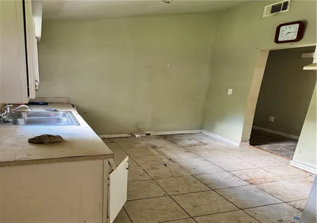 Listing Photo 2 - Condo for sale in building located at 611 E Park Ave, Hammond, LA 70403 - Unit #