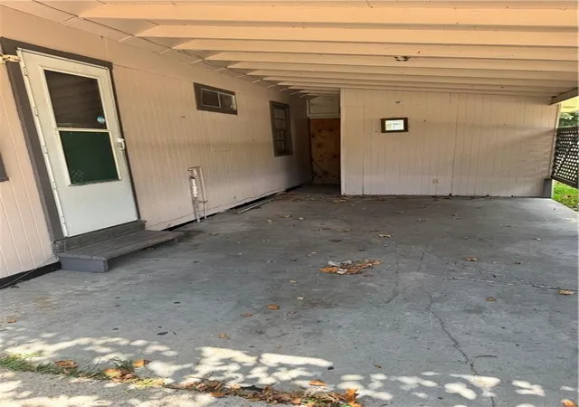 Photo 2 of Multi family home for sale at 611 E Park Ave, Hammond, LA 70403 | MLS# 2572077 | Listing updated on 2026-08-18