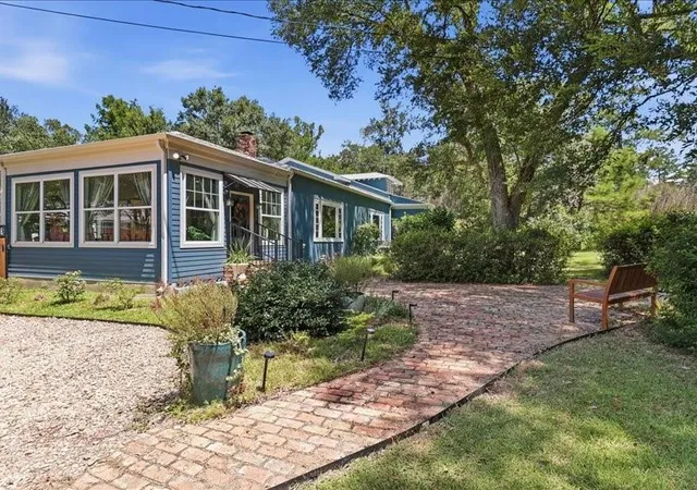 Photo 2 of Single family home for sale at 74327 Military Rd, Covington, LA 70435 | MLS# 2571551 | Listing updated on 2026-08-19